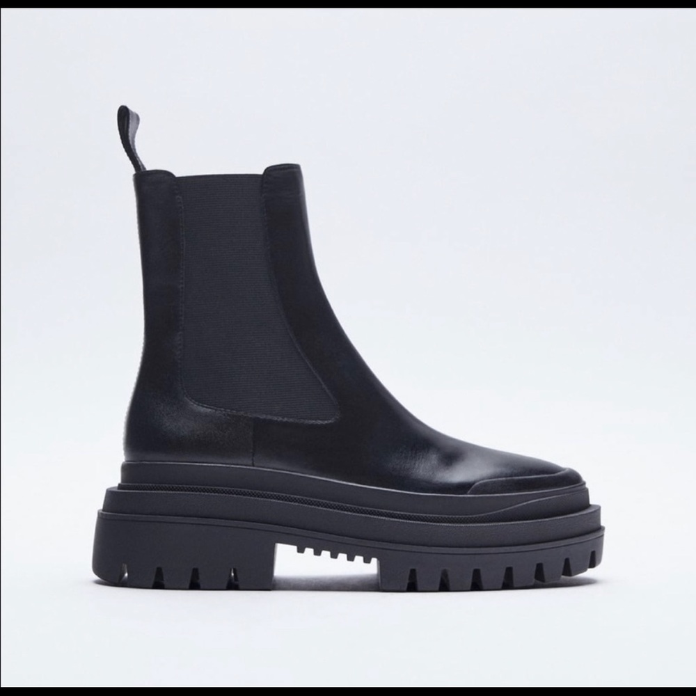 NWT Zara leather low heeled lug sole ankle boots 38